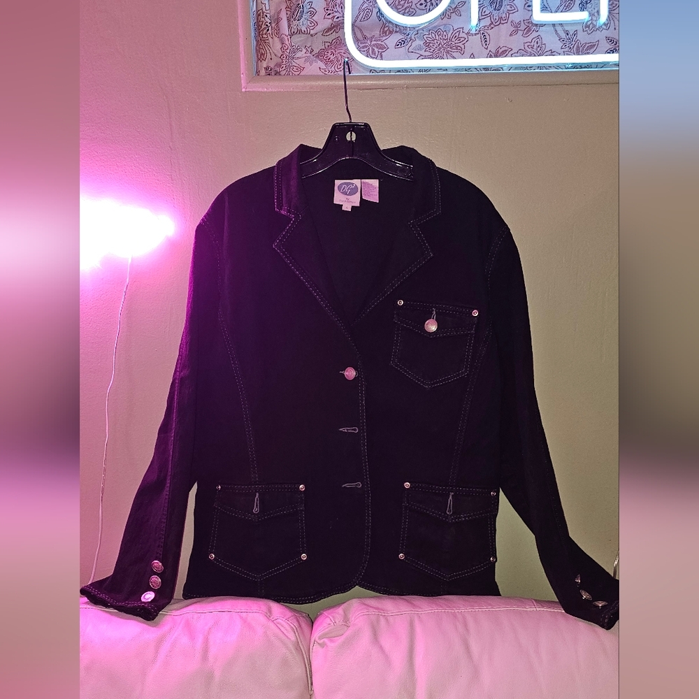 Chic Black Blazer with Button Accents